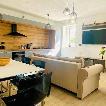 Modern Apartment With Fireplace & Stylish Kitchen Канфанар Экстерьер фото