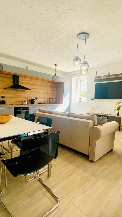 Modern Apartment With Fireplace & Stylish Kitchen Канфанар Экстерьер фото